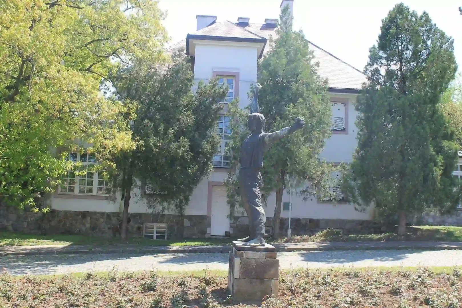 Spomenik tour en Belgrado y sus alrededores - 14 MUSEO 4 JULIO