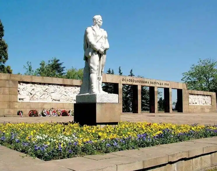 Spomenik tour en Belgrado y sus alrededores - 4 Cementerio de los liberadores